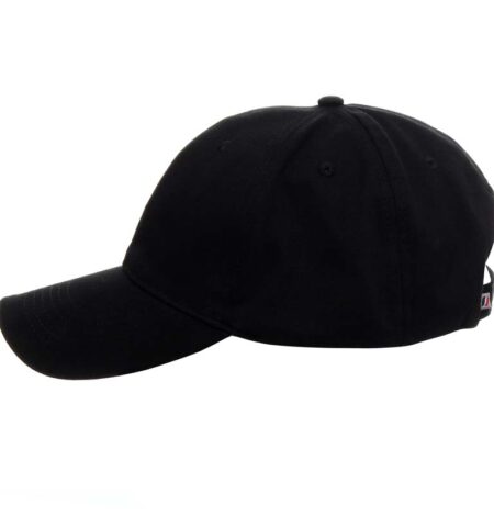 Caps Crimson Cut Sandwich