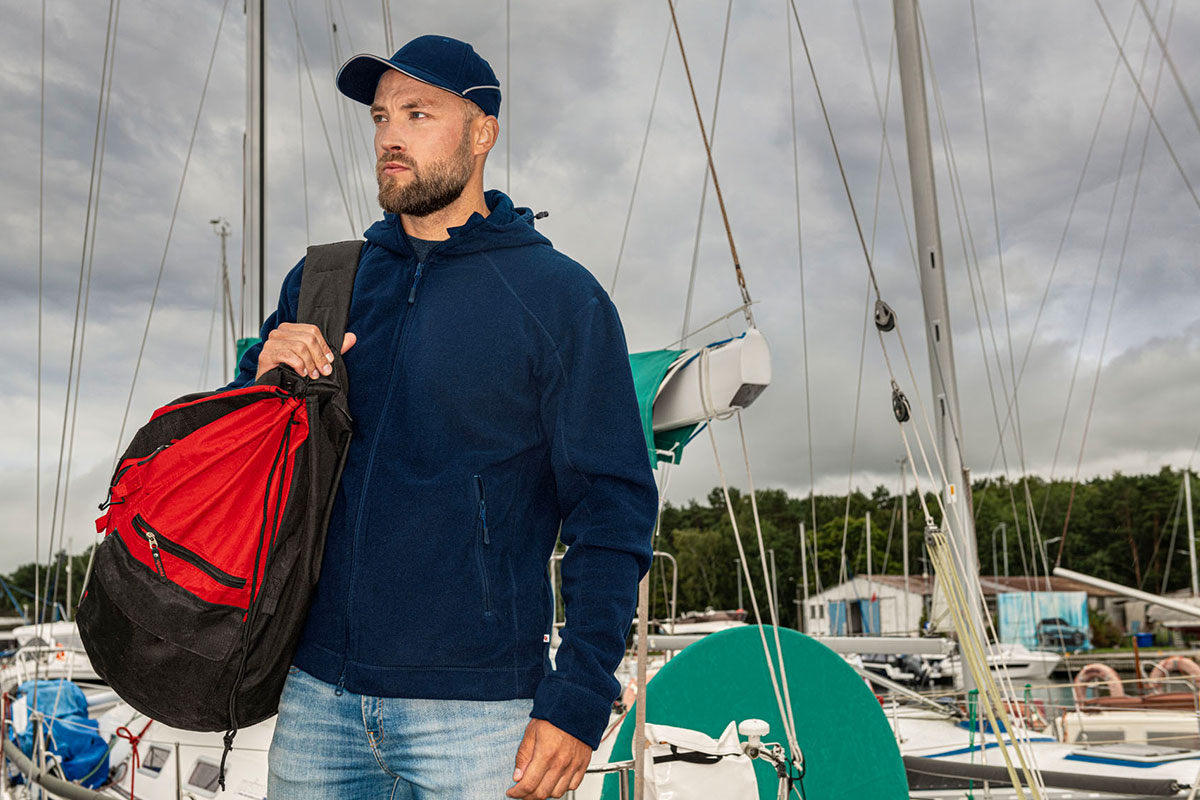 Czapki marki Crimson Cut